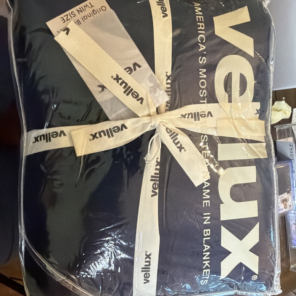 Twin Original Bed Blanket Navy - Vellux BRAND NEW FACTORY SEALED SUPER SOFT